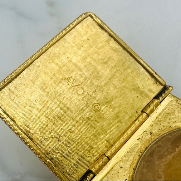 Vintage 1971 Avon Memory Book Solid Perfume Compact Scroll Vanity Collectible - Picture 8 of 12